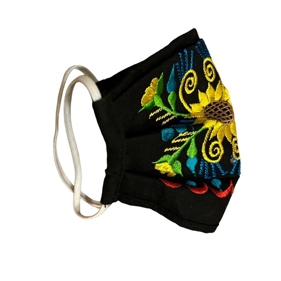 Beautifully embroidered Face mask New made in Mexico - Picture 2 of 2